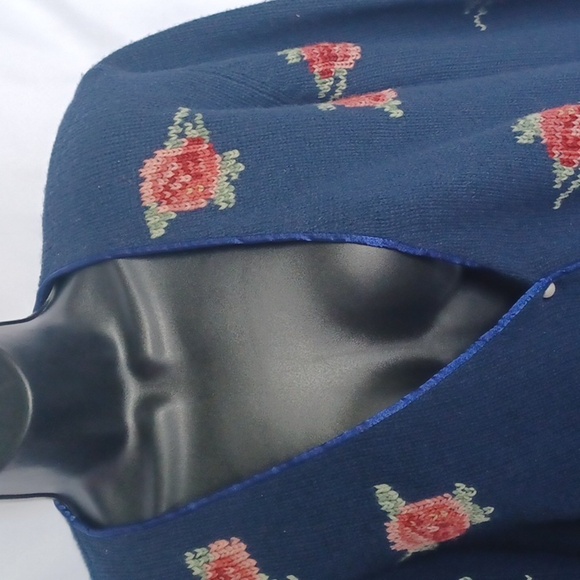 Vintage Tanner Sport Floral wool Cardigan Womens L V Neck Blue pink roses - Picture 2 of 6